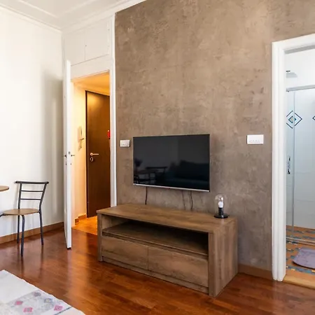 Ugi House - Center Apartman